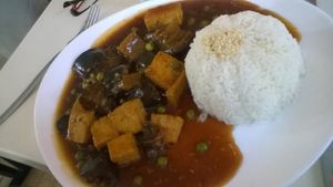 sauté de tofu aux aubergines, 13.50€ at Loving Hut in Paris