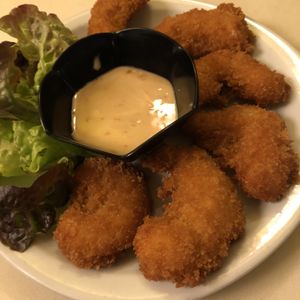 Prawn style starters at Loving Hut in Paris