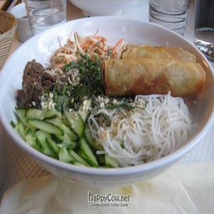 vermicelli dish at Loving Hut in Paris