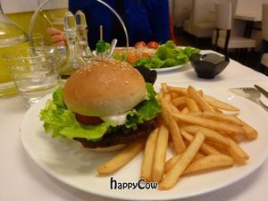 Vegan Cheeseburger at Loving Hut in Paris