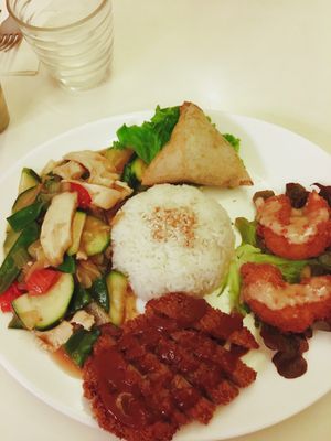 Assiette découverte  at Loving Hut in Paris