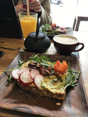 Tostada aguacate  at El Petit Princep in Barcelona