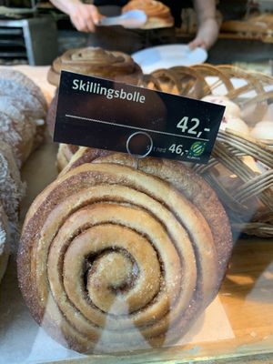 Cinnamon roll at Godt Brød in Stavanger