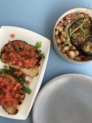 Fresh tomatoes and good bread  at One80 in Mgarr