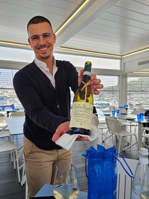 Friendly staff and great wine at One80 in Mgarr