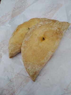 Empanadilla vegana at Panadería Santa Rita in Cangas De Onis