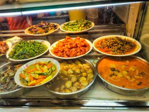 Dishes available at Shi Man Lou 食满楼 - Punggol in Northeast Singapore