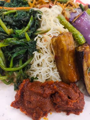 Bee hoon and chilli at Shi Man Lou 食满楼 - Punggol in Northeast Singapore
