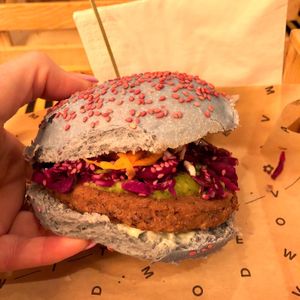 Ipuffi or Smurf burger (suggestion not on menu)   at Flower Burger in Florence