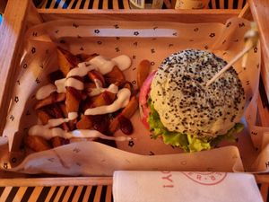 Jungle bbq at Flower Burger in Florence