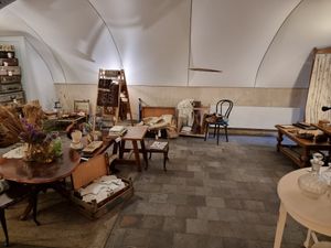 Shop at Bluebirds in the Backyard in Dordrecht