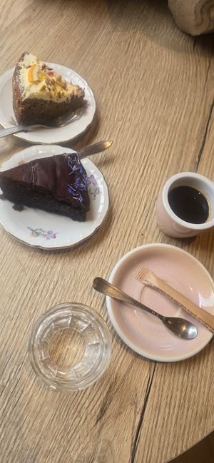 Chocolate and spicy orange cakes with double espresso at Bluebirds in the Backyard in Dordrecht