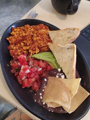 Tofu Revuelto con jamón at Café Vegetal in Mexico City
