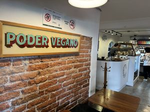 Poder vegano 💪🏻 🌱   at Café Vegetal in Mexico City