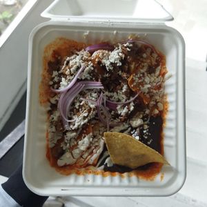 Chilaquiles rojos con barbasoya: la porción está muy bien, bastante llenadora y de excelente sabor. No son tan picosos. at Café Vegetal in Mexico City