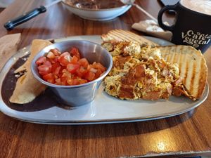Tofu scramble at Café Vegetal in Mexico City