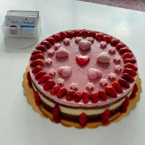 Sugarfree, gluten free. Strawberry and vanilla cake at Dulce Natural in Lanzarote