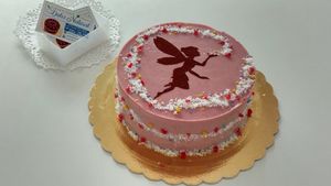 Fairy breath vegan cake. Strawberry and chocolate. Sugar free at Dulce Natural in Lanzarote