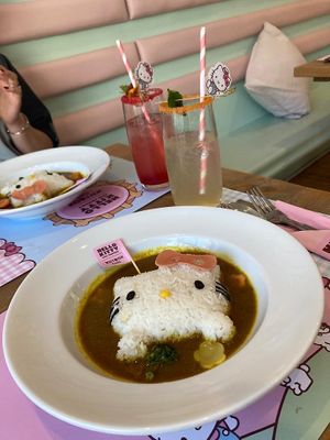 Curry and drinks at ARTBOX in Brighton