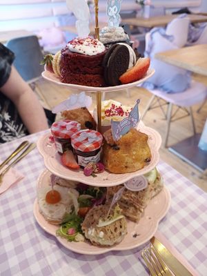Afternoon tea at ARTBOX in Brighton