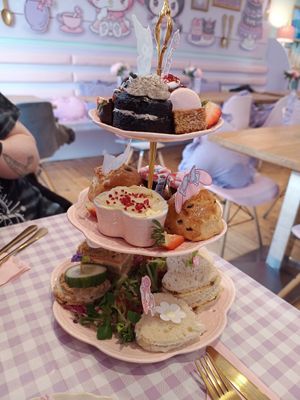 Afternoon tea at ARTBOX in Brighton