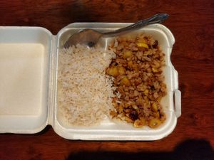 Rescate de chief. Era arroz blanco y soya como con manzana, era un guisado dulce muy muy rico. at Gold Taco in Mexico City