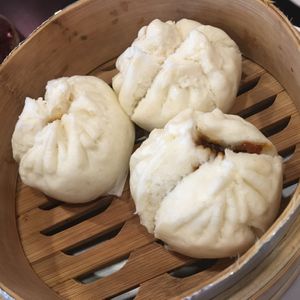 BBQ “pork” buns at Bǎo Dá Gǎng Shì Chá 寶達港式茶 in Taichung