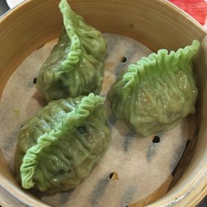 “Shark fin” dumplings at Bǎo Dá Gǎng Shì Chá 寶達港式茶 in Taichung