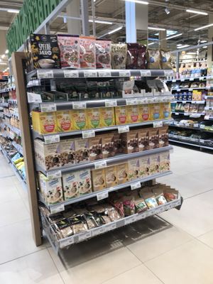 Snacks and cereal at Globus in Moscow