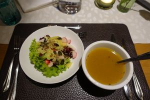 Vorspeisen - Salat & Linseneintopf at Grünzeug in St Leonhard Im Pitztal