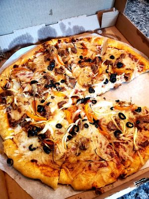 Pizza at The Root in Massillon