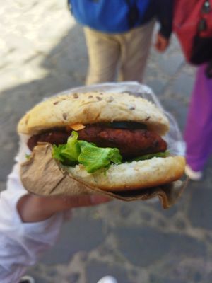 Hamburguesa de falafel at Govinda Ram in Tepoztlan
