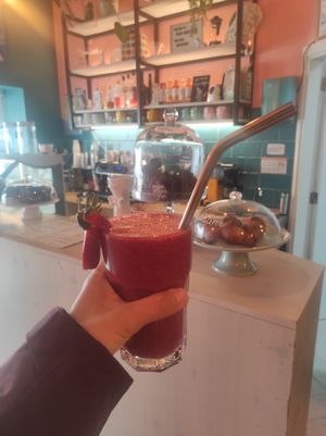 Fresh juice at Sugar Rabbit Kaffé in Albufeira
