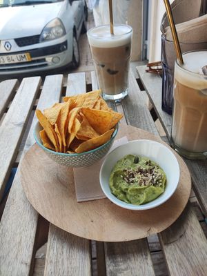 Guac and nachos at Sugar Rabbit Kaffé in Albufeira