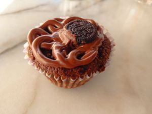 Oreo cupcake at Sugar Rabbit Kaffé in Albufeira