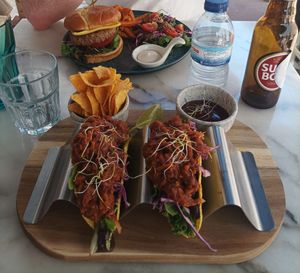 Vegan taco's and burger at Sugar Rabbit Kaffé in Albufeira
