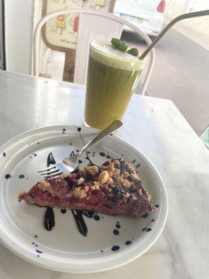 Almond berry tart with a fresh juice   at Sugar Rabbit Kaffé in Albufeira