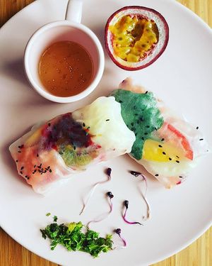 Rainbow Springroll with our homemade "satay" sauce

 at Sugar Rabbit Kaffé in Albufeira