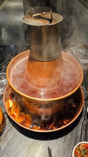 Home made soup at Yangege 焱格格蔬食料理火锅 in Shanghai