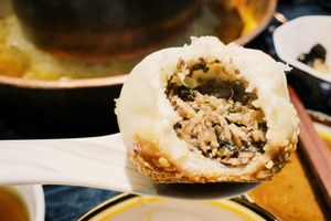 Fried dumpling at Yangege 焱格格蔬食料理火锅 in Shanghai