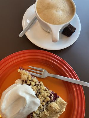 KirschStreusel | Sahne | Cappuccino mit Schokiii Kuchen  at Heinrichs Plant-based Kitchen in Paderborn