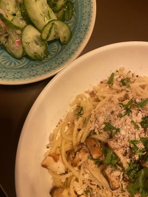 Spaghetti Carbonara | ParmVegano | Gurkensalat  at Heinrichs Plant-based Kitchen in Paderborn