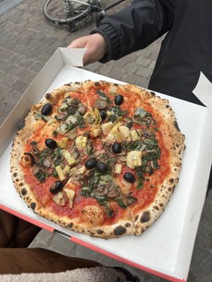 Spring 2025 vegan pizza  at NONA Pizza in Brussels