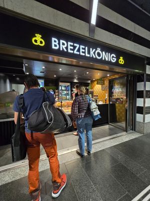  at Brezelkönig - Hauptbahnhof in Zurich