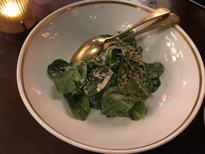 Spinach salad at JNcQUOI Asia in Lisbon