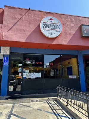 Restaurant Front  at Phovorite in Culver City