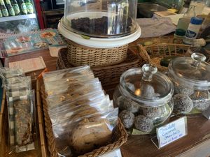 Galletas, energy balls y brownie  at Mr Green in Chiang Mai