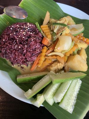 Yellow Curry con arroz  at Mr Green in Chiang Mai