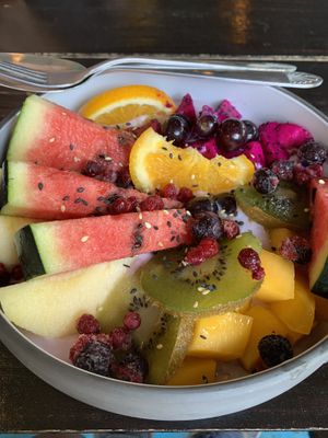 Yogur de soja con fruta   at Mr Green in Chiang Mai