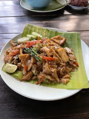 Pad see ew  at Mr Green in Chiang Mai